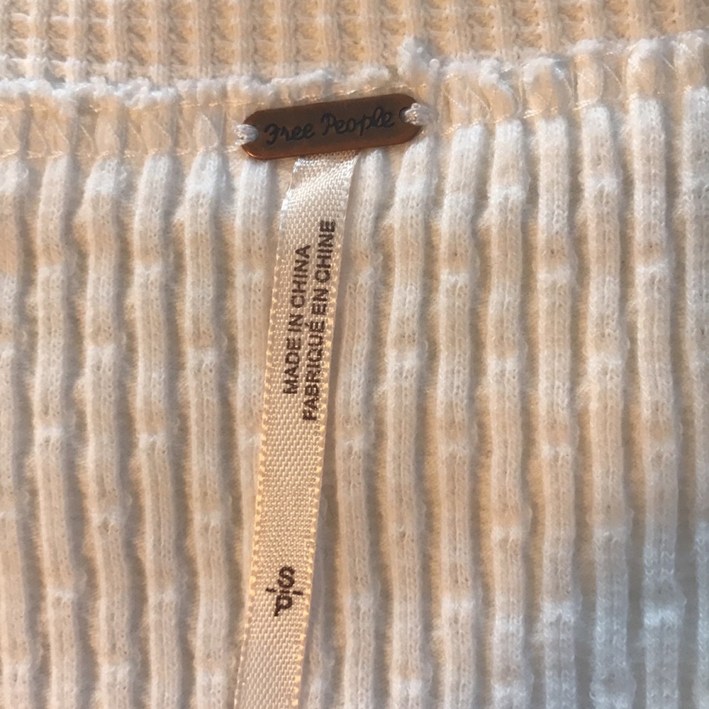 Tops - Picture 6 of 7